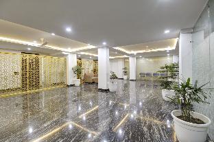 lime wood stay near huda city centre metro station