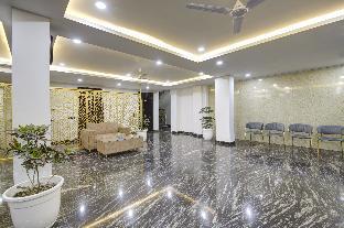 lime wood stay near huda city centre metro station