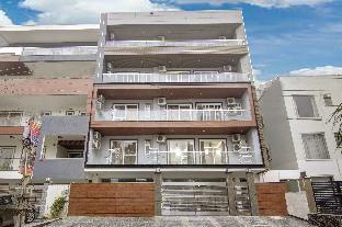 lime wood stay near huda city centre metro station