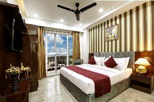 lime wood stay near huda city centre metro station