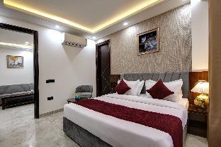 lime wood stay near huda city centre metro station