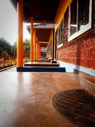 Sea Spray Resort,,2 star