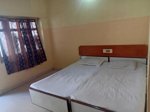 Hotel O New Sri Sai Amaravati Lodge,,4 star