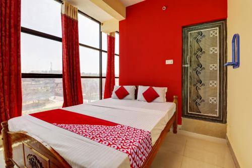 Hotel O S.L.V Boarding & Lodging,,3 star