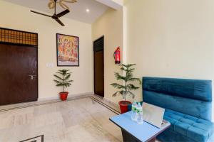 hotel o 821203 hotel maujis inn