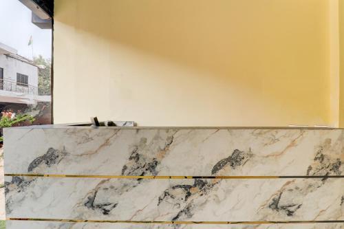 hotel o 821203 hotel maujis inn