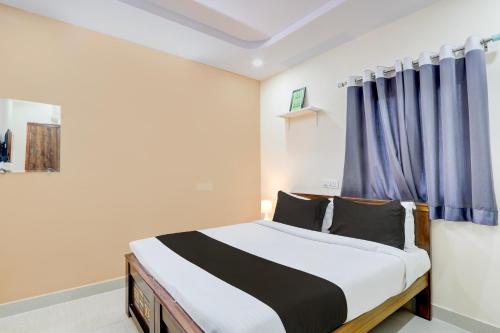 Super Collection O Sri Balaji Luxury Rooms,,4 star