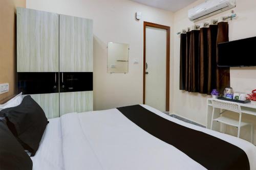 Super Collection O Sri Balaji Luxury Rooms,,4 star