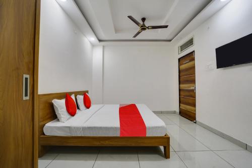 Hotel O Swastik,,4 star