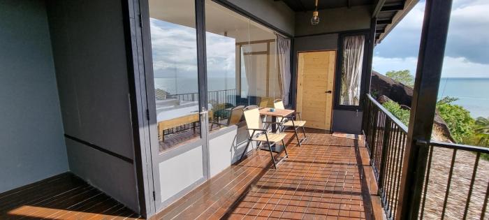 sis and sea villa