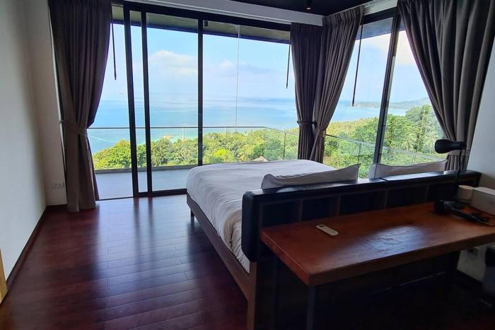 sis and sea villa