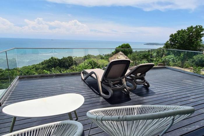 sis and sea villa