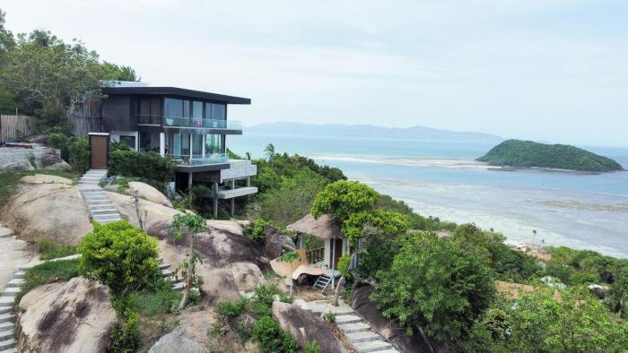 sis and sea villa