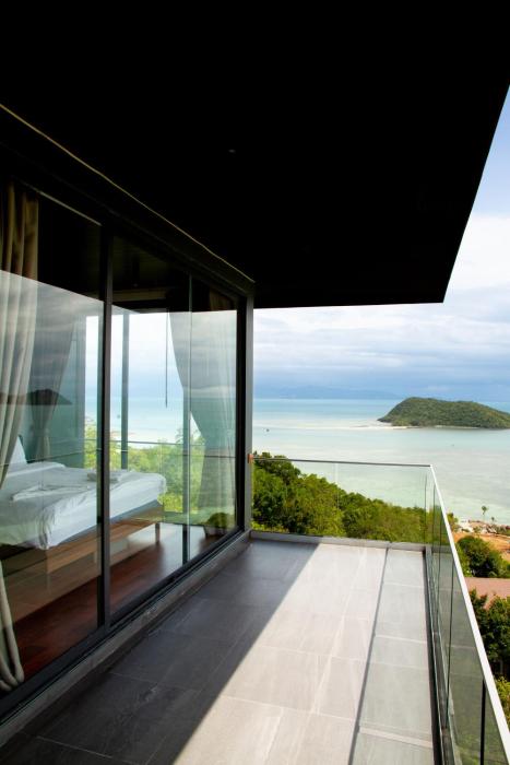 sis and sea villa