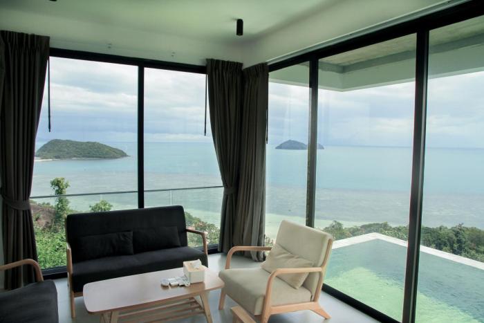 sis and sea villa
