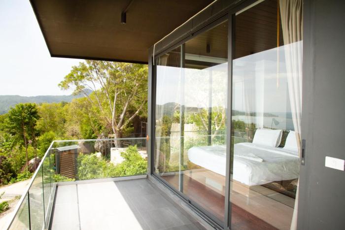 sis and sea villa