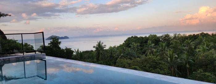 sis and sea villa