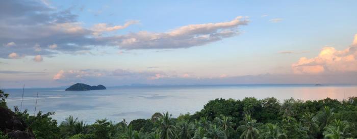 sis and sea villa