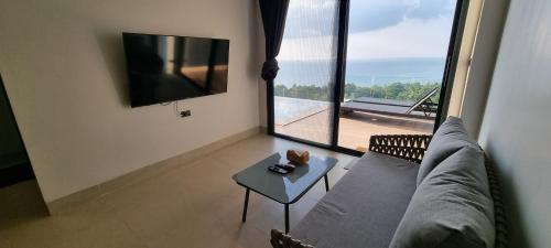 sis and sea villa