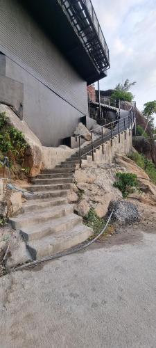 sis and sea villa