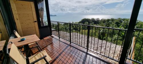 sis and sea villa