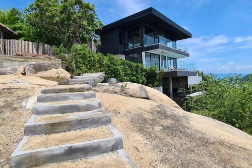 sis and sea villa