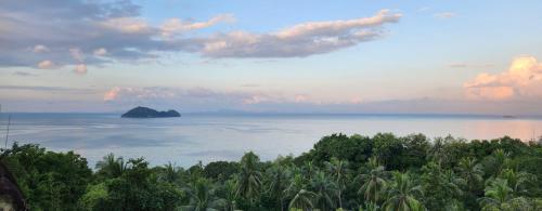 sis and sea villa