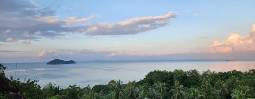 sis and sea villa