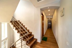 lax residency white town