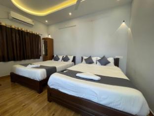 lax residency white town