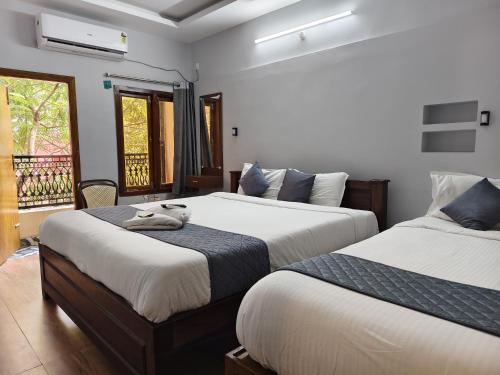 lax residency white town