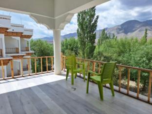 Hotel Ladakh Indus River Front ,,3 star