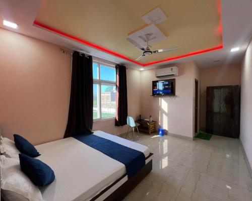 Asha Hotel,,2 star