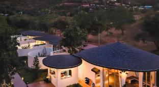 sarorach pool villa resort kohlarn