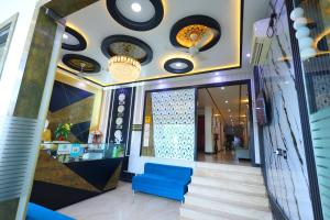 crown hotel agra near taj mahal