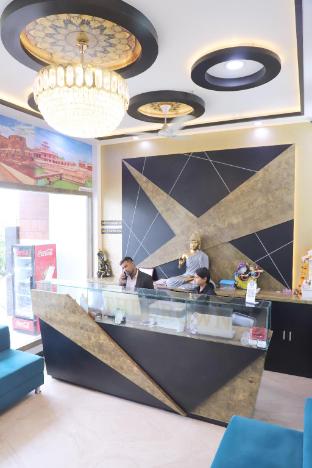 crown hotel agra near taj mahal