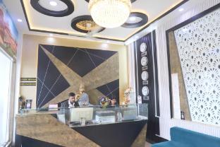 crown hotel agra near taj mahal