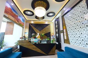 crown hotel agra near taj mahal