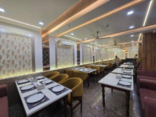 crown hotel agra near taj mahal