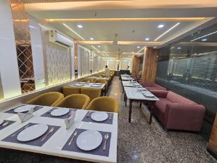 crown hotel agra near taj mahal