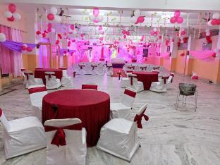 crown hotel agra near taj mahal