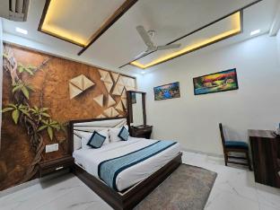 crown hotel agra near taj mahal
