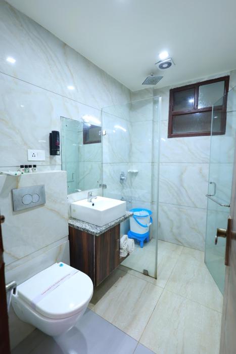 crown hotel agra near taj mahal