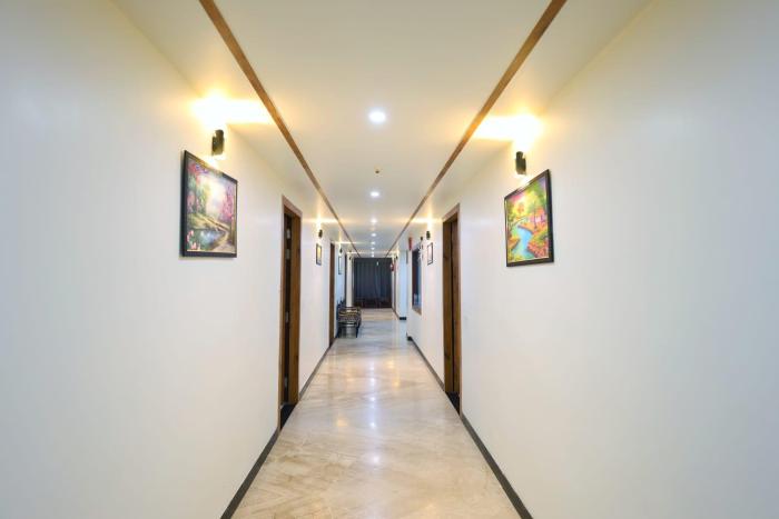 crown hotel agra near taj mahal