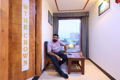 crown hotel agra near taj mahal