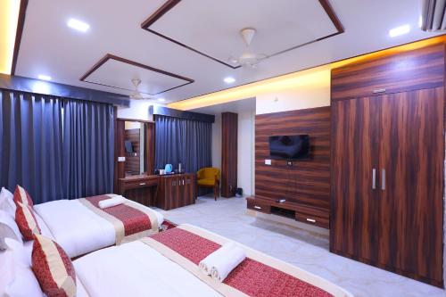crown hotel agra near taj mahal