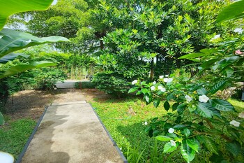 The Creek Resort,,3 star