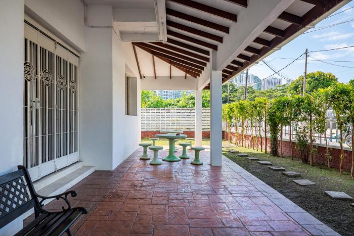 gaia hotel