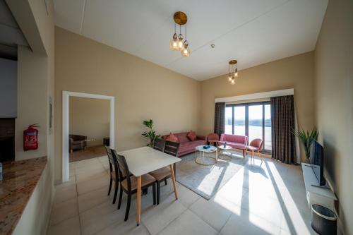 city stay residences serviced apartments dip