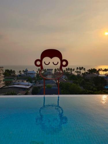 blu monkey hub and hotel bangsaen